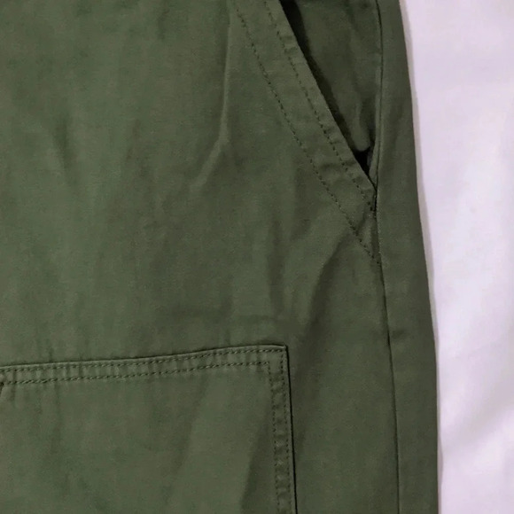 NWT Universal Thread High-Rise Utility Cargo Pants, Color Green Tea Size 14 - Picture 10 of 16